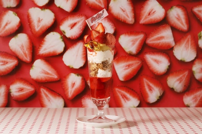 THE ストロベリーパフェ　1,200円（税抜）／画像提供：ポトマック