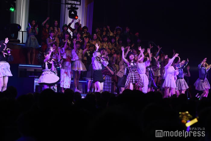 盛り上がるHKT48メンバーたち「AKB48グループリクエストアワー セットリストベスト100 2019」 (C)モデルプレス