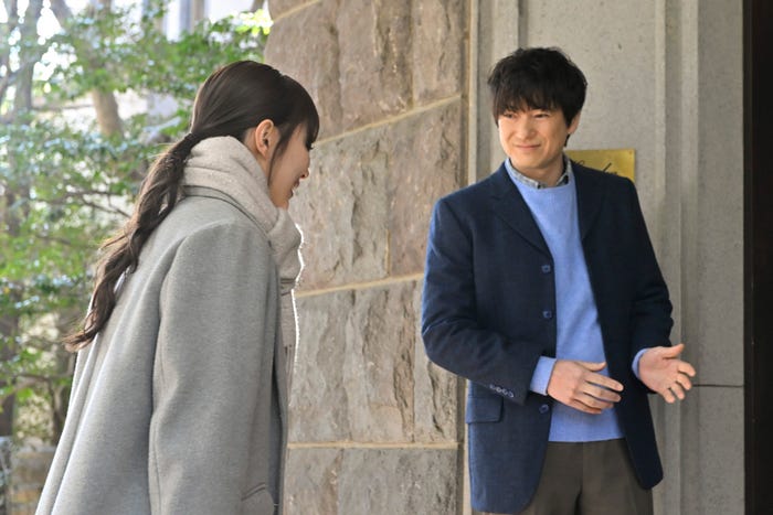 内田理央、忍成修吾「問題物件」第9話より(C)フジテレビ