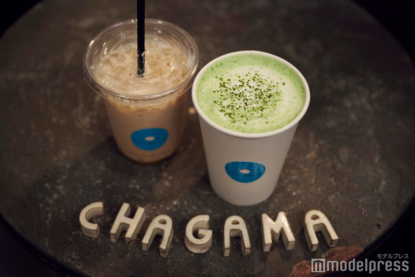 アイスの焙じ茶ラテと煎茶ラテ（C）モデルプレス
