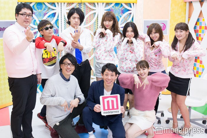 (前列左から)文田大介、根建太一、妹田佳奈子(後列左から)村上、バイク川崎バイク、野田クリスタル、あびる李帆、柳瀬早紀、戸田れい、白川未奈 (C)モデルプレス