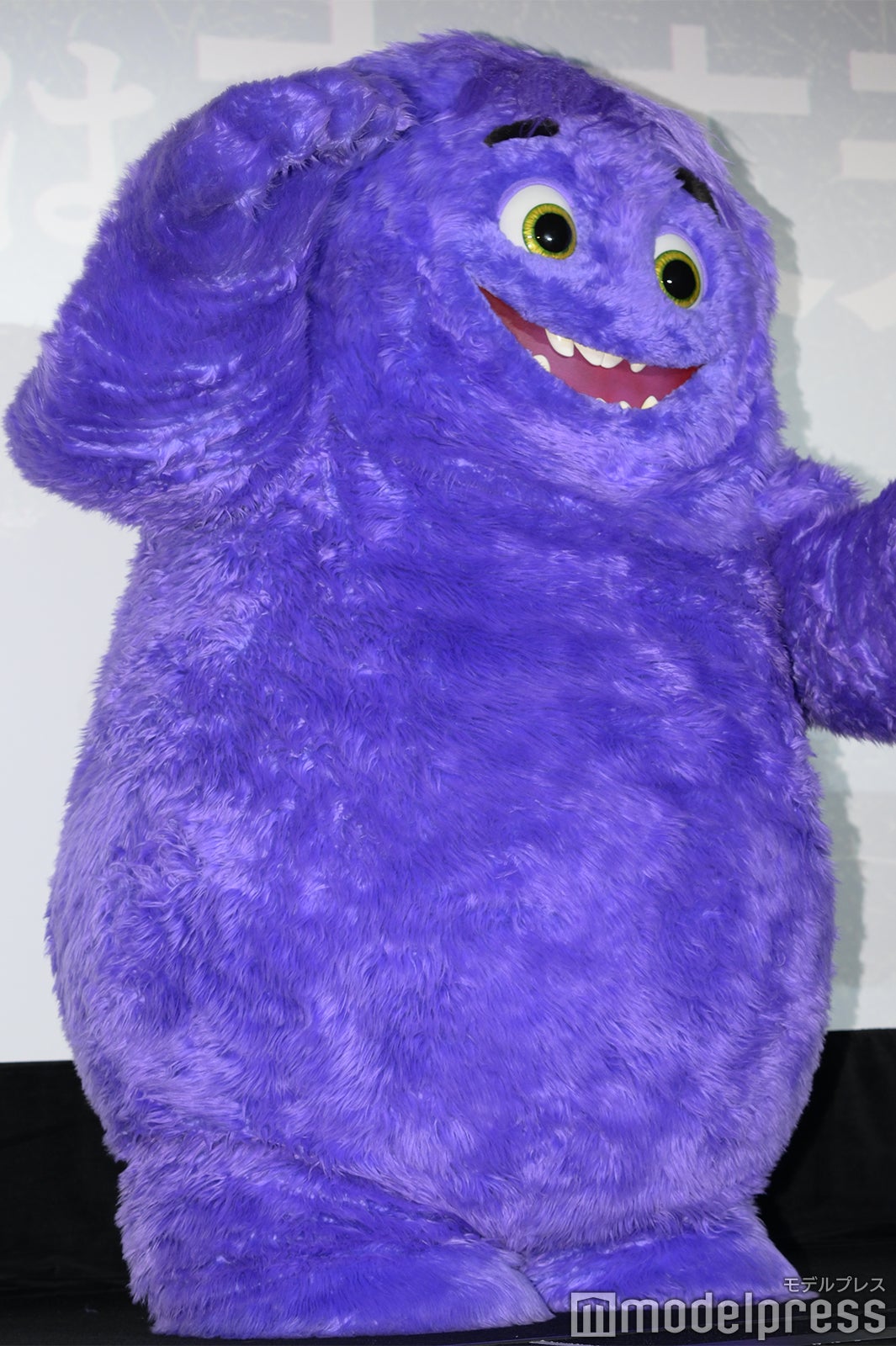 ブルー（C）モデルプレス