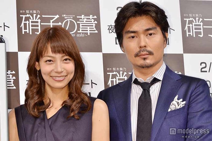 (左から)相武紗季、小澤征悦