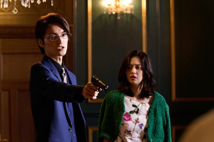 山本涼介、逢沢りな「18歳、新妻、不倫します。」最終話より(C)わたなべ志穂/小学館/ABC