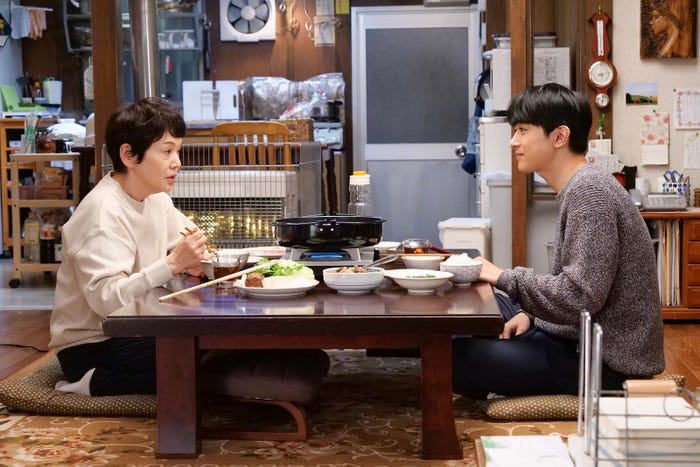 大竹しのぶ、吉沢亮「PICU 小児集中治療室」第4話より(C)フジテレビ