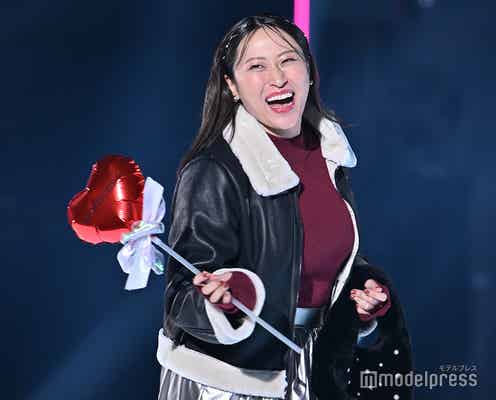 丸山礼、ランウェイで変顔披露 ノリノリウォーキングで会場沸かす【TGC 2024 A/W】