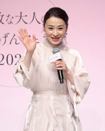 54歳・檀れいのワンピースにどよめき 華やかすぎるオーラに「おお～」仕事前に「必ずお抹茶をたてる」ルーティーンもさすが