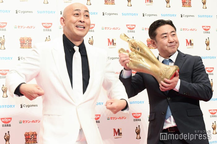 錦鯉(長谷川雅紀/渡辺隆) (C)モデルプレス