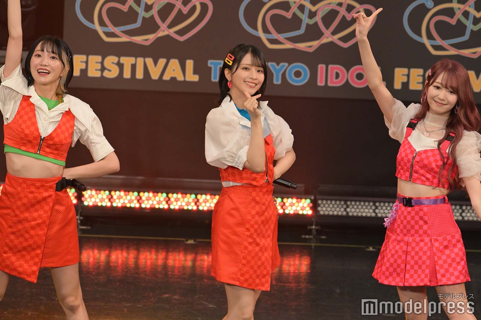 =LOVE （C）モデルプレス