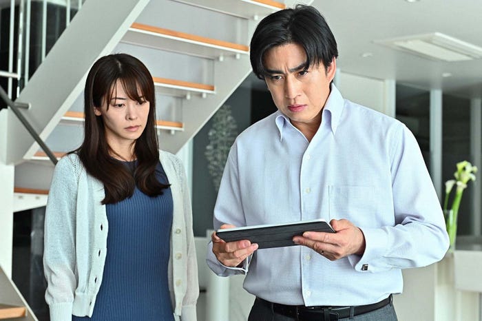 森脇英理子、松本幸四郎 「マイファミリー」第8話より(C)TBS