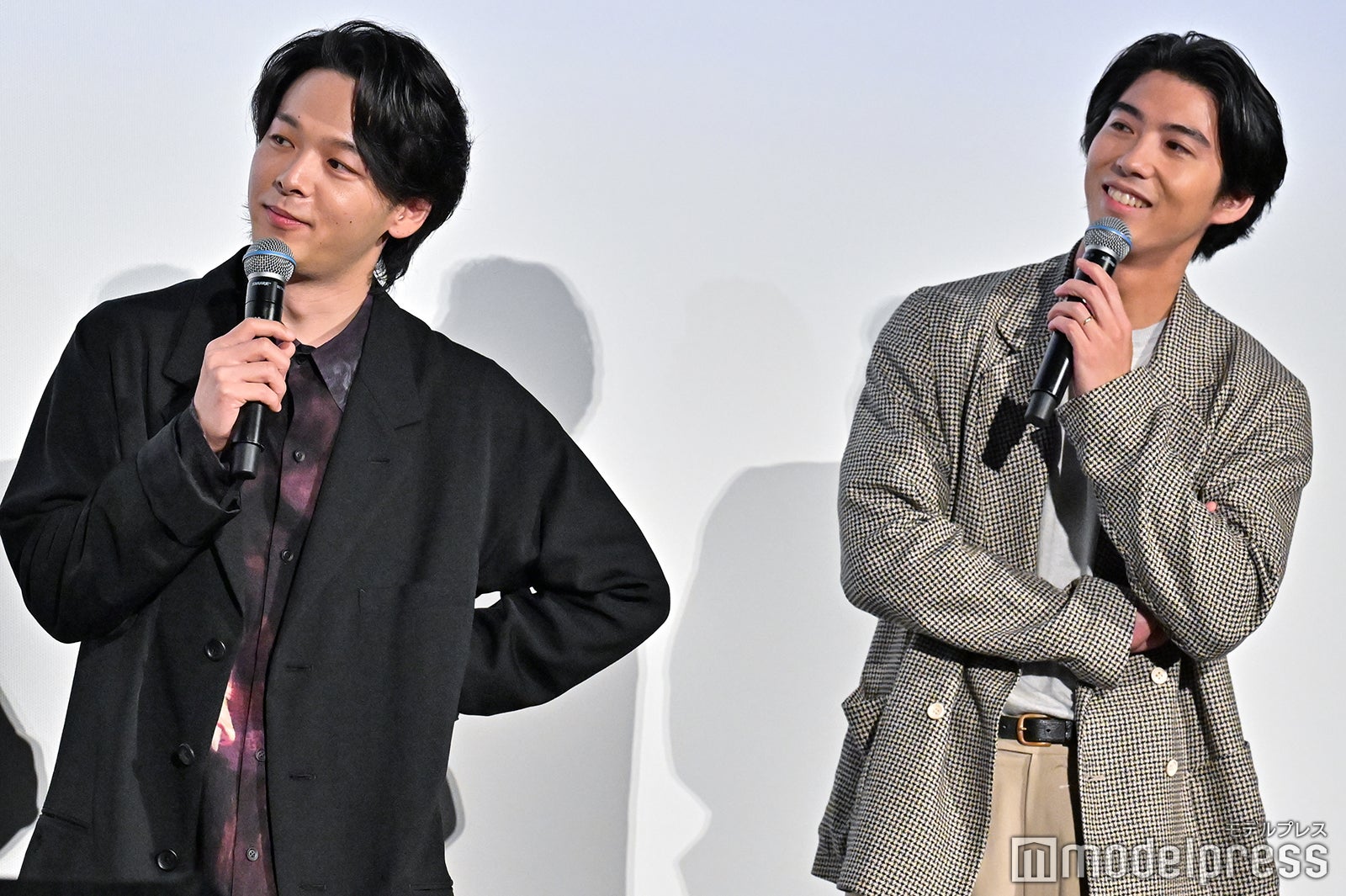 中村倫也、賀来賢人（C）モデルプレス