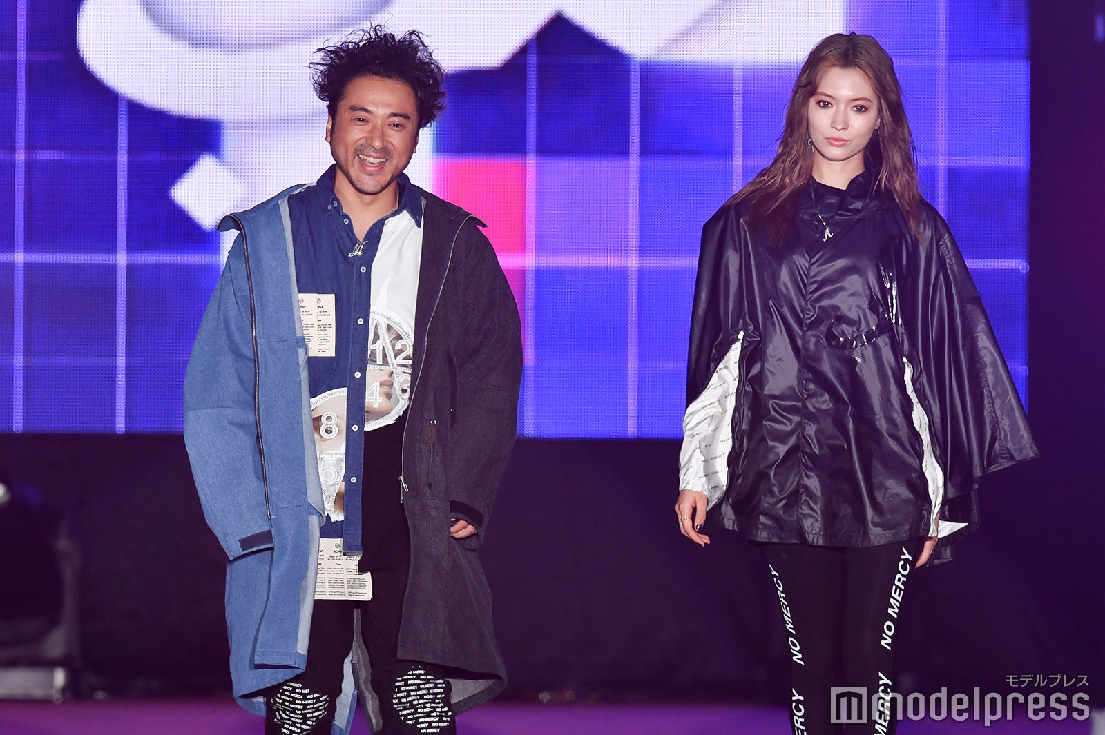 ムロツヨシ、八木アリサ （C）モデルプレス