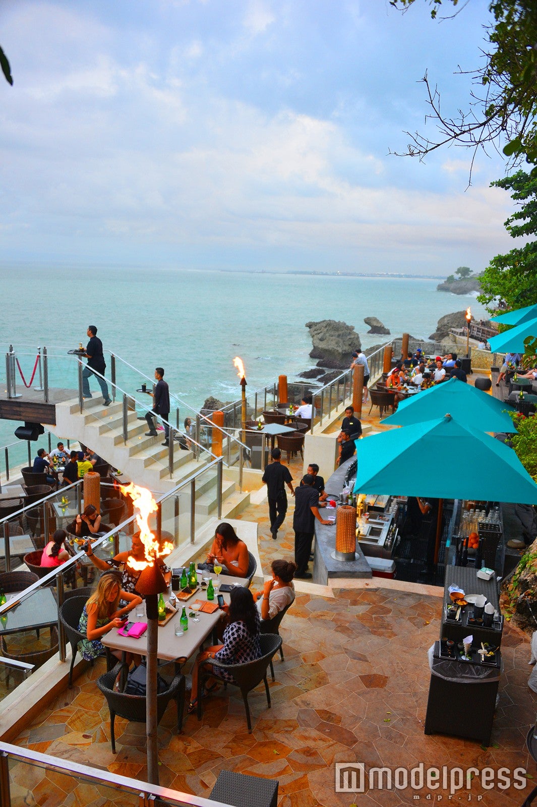 目の前はインド洋が広がる（C）モデルプレス