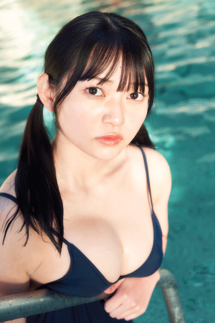 佐山すずか 写真集「すずかのす」(提供写真)