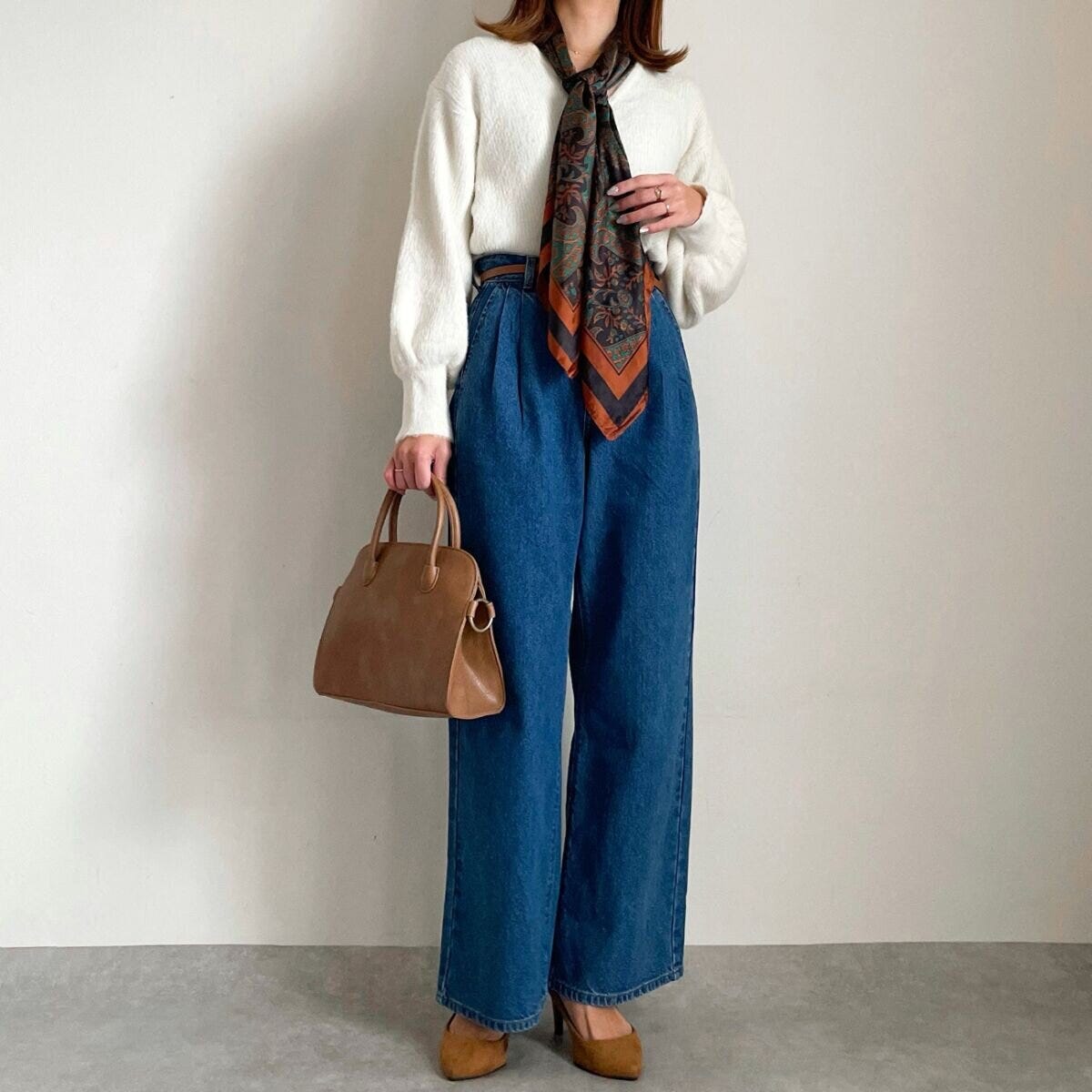 GUデニムタックトラウザー　スカーフコーデ