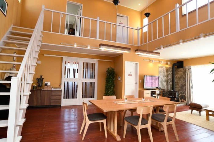 シェアハウス内観/集英社 (C)2018 映画「ママレード・ボーイ」製作委員会