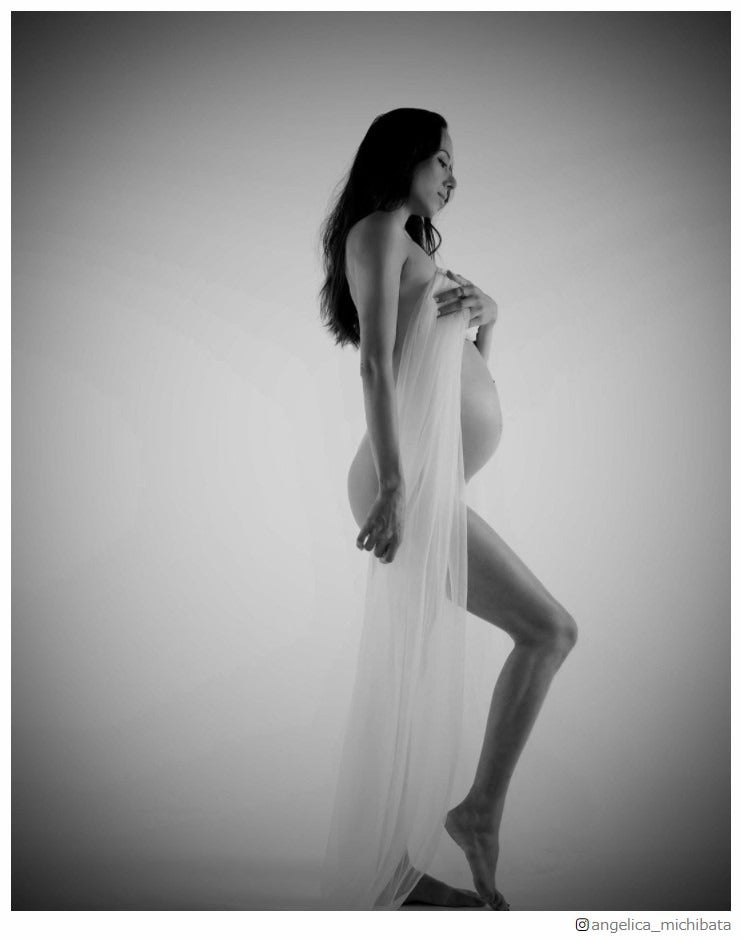 道端アンジェリカ、第2子出産前の全身ヌードマタニティフォト公開