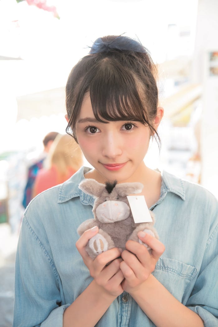 渡辺梨加/写真集「饒舌な眼差し」(C)阿部ちづる/集英社
