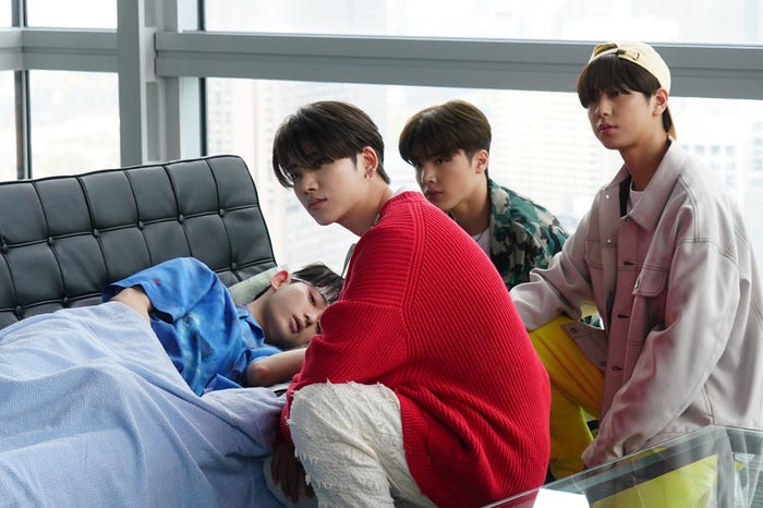 (左から)HARUA、YUMA、MAKI、TAKI(C)日本テレビ