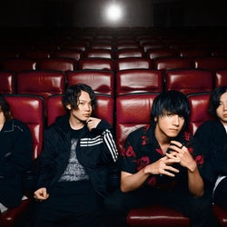 Lenny code fiction、ツアードキュメンタリー映像を使用した「Time goes by」のLIVE動画を公開