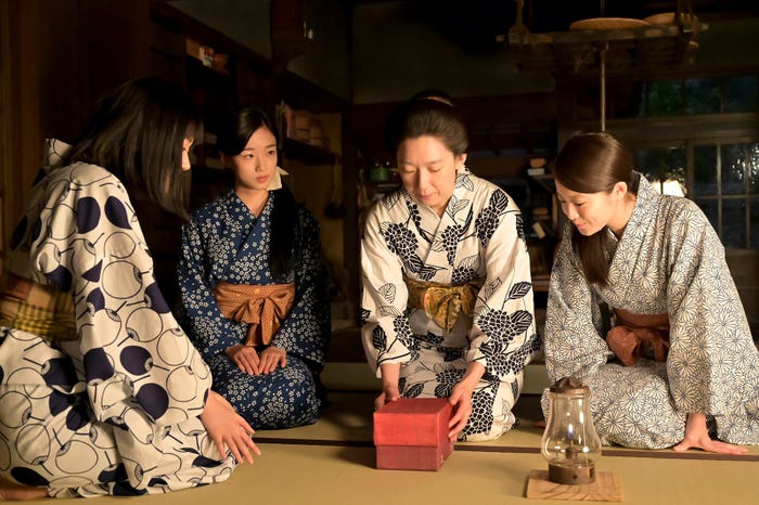 河合優実、江口のりこ、今田美桜「あんぱん」第28話(C)NHK