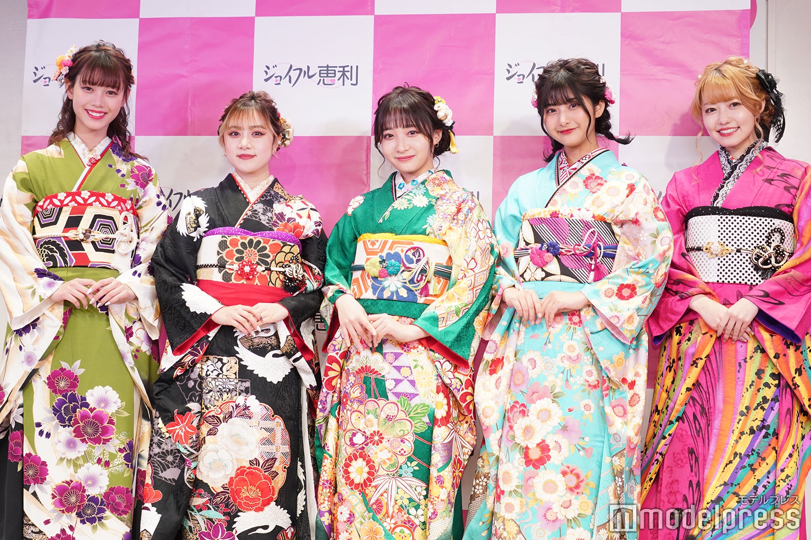 （左から）粕谷音、樽井みか、石川翔鈴、横田未来、高橋かの （C）モデルプレス