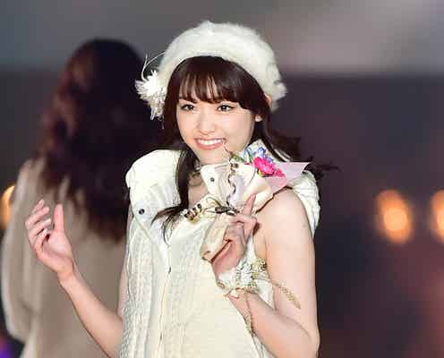 乃木坂46松村沙友理、ガーリーな魅力全開 白コーデで透明感溢れる<TGC北九州2016>