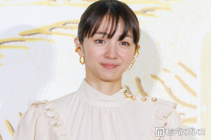 満島ひかり、水着姿公開 入水ショットに「圧倒的美」「完璧スタイル」の声