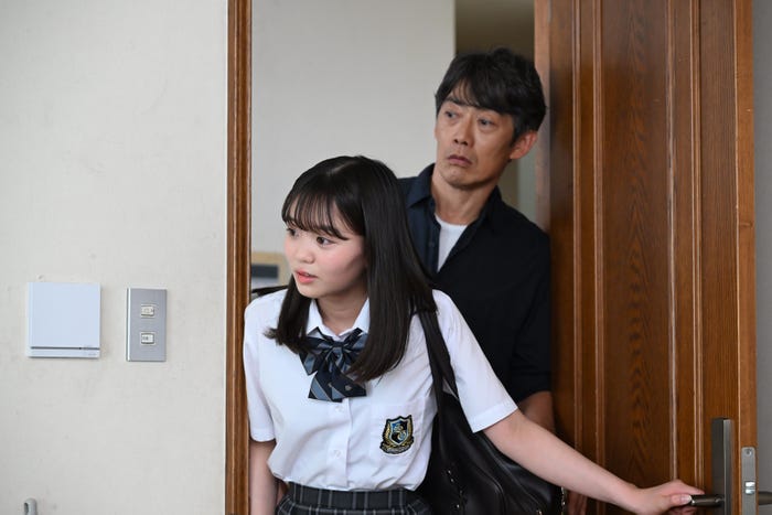 大島美優、反町隆史(C)藤沢とおる/講談社/カンテレ
