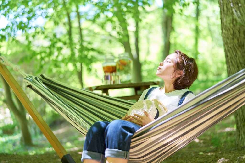 森の中の「ブナカフェ」でハンモック&カフェタイム 神戸の樹林区で夏涼み