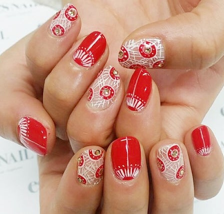 話題になること間違い無し！レトロモダンピーコック（画像提供：esNAIL）