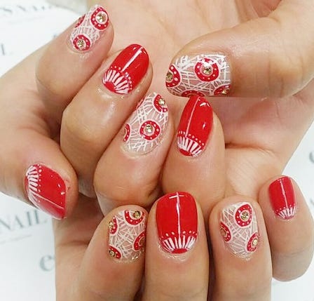 話題になること間違い無し!レトロモダンピーコック(画像提供:esNAIL)