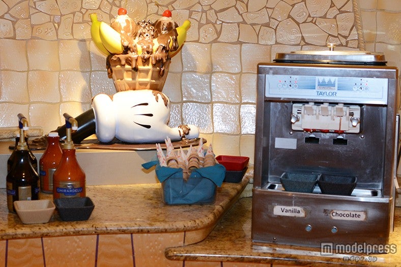 ソフトクリームは自分で／レストラン「グーフィーズ・キッチン」