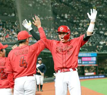 広島スイッチヒッター平川 雄たけび待望プロ1号「うれしいです！」も「『なんで右打席なのかな』って感じ」