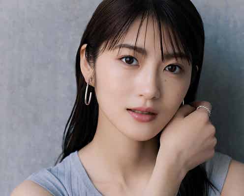 若月佑美“尊い美肌”披露「バースデーメモリアル号」と話題に
