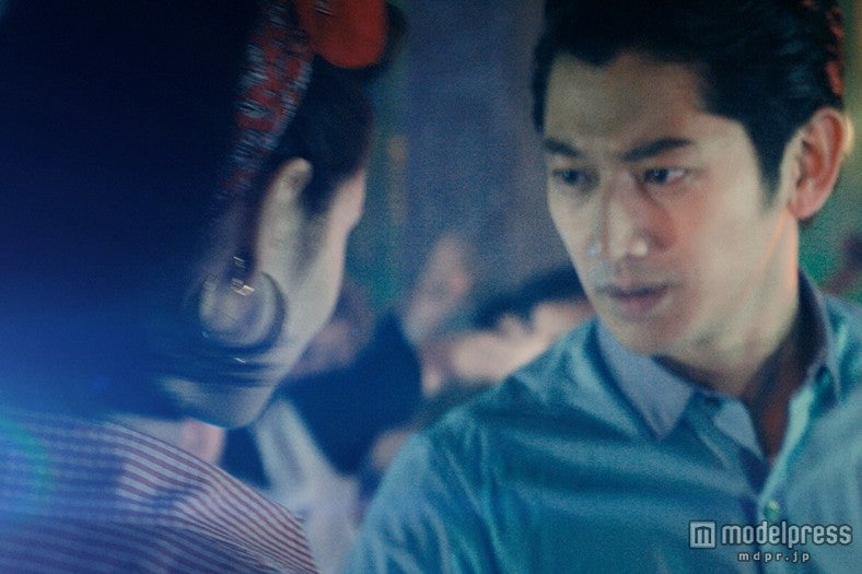 （左から）水原希子、瑛太