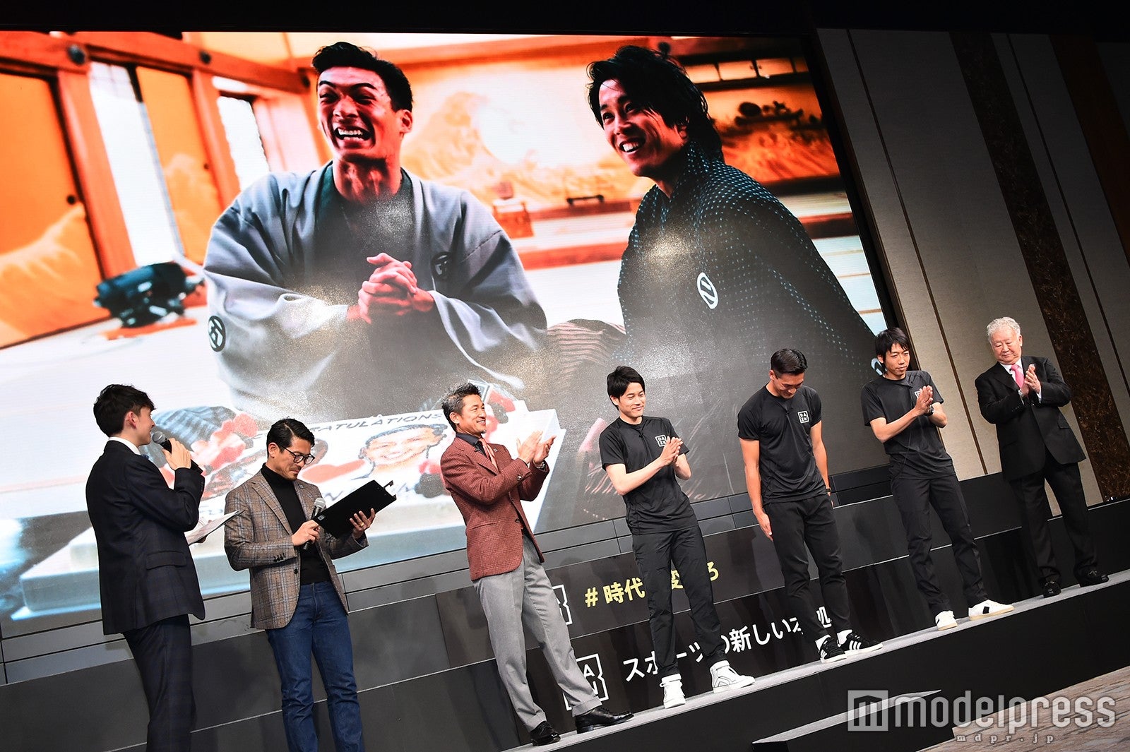 槙野選手の結婚を皆で祝福 （C）モデルプレス