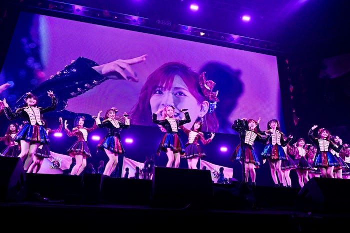 「MX祭り!AKB48 60th Single『久しぶりのリップグロス』発売記念コンサートin武道館2022~リベンジ!新チームお披露目コンサート~」より(C)AKB48