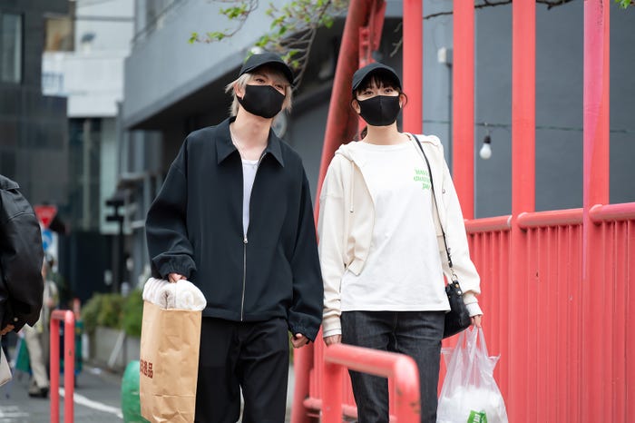 綱啓永、茅島みずき(C)「明日、私は誰かのカノジョ」製作委員会・MBS