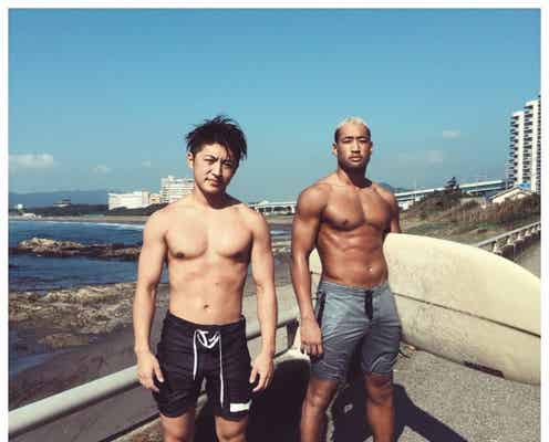 GENERATIONS関口メンディー&佐野玲於、W肉体美披露「最高!」「筋肉すごい」とファン興奮