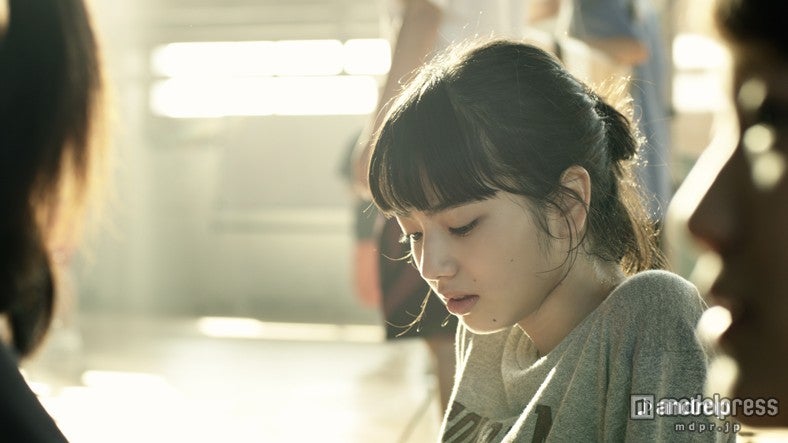 小松菜奈／アサヒ飲料「三ツ矢サイダー」新CM「立ち上がり編」より