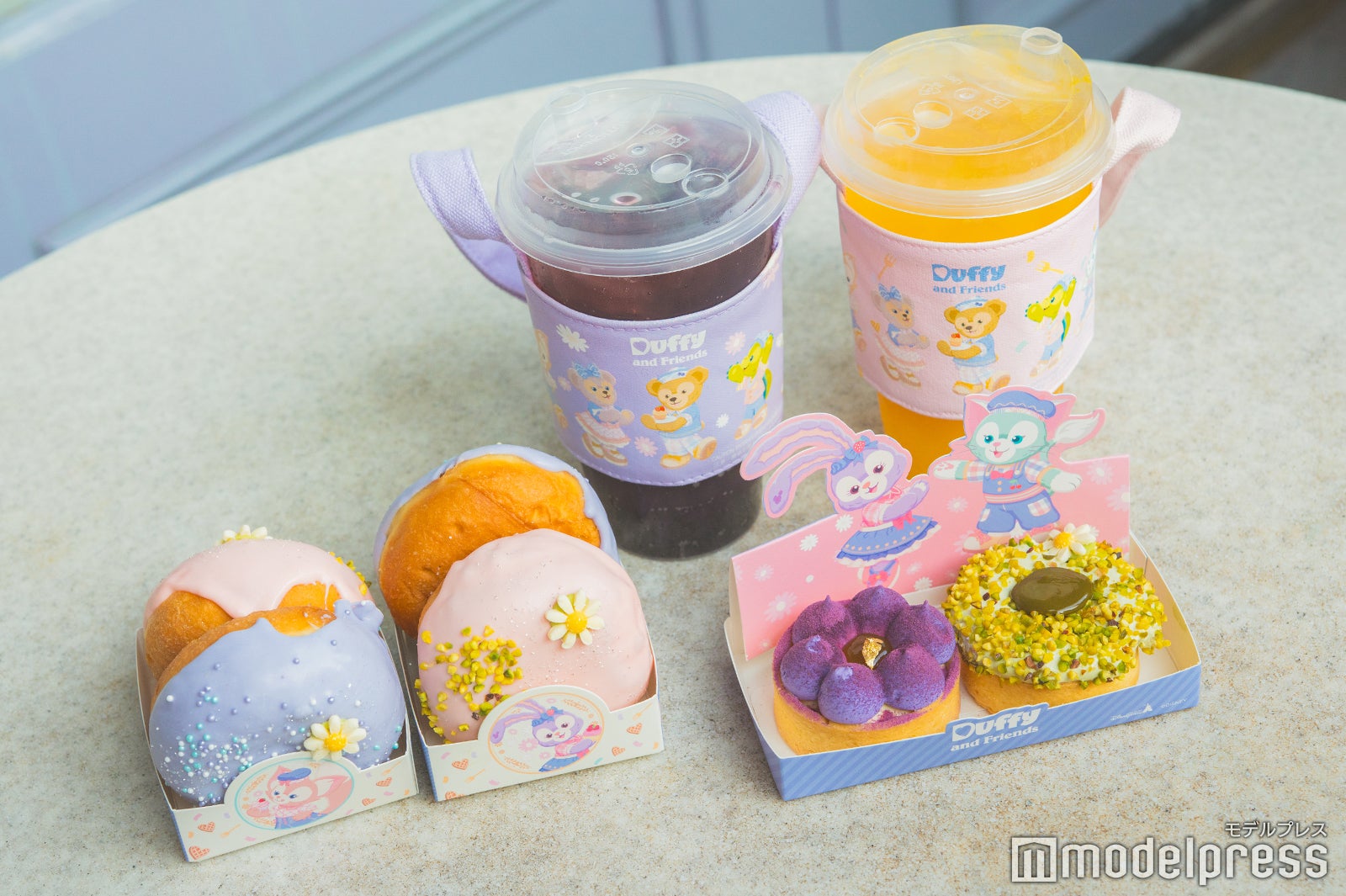 （左から）ステラ・ルー＆リーナ・ベルのドーナツ、ステラ・ルー＆ジェラトーニのタルトセット、カップホルダー（C）モデルプレス