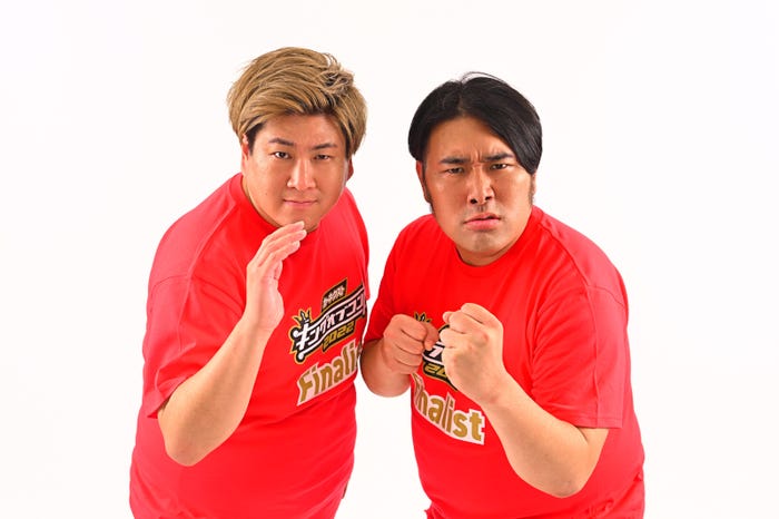 ビスケットブラザーズ(左から)きん、原田泰雅(C)TBS