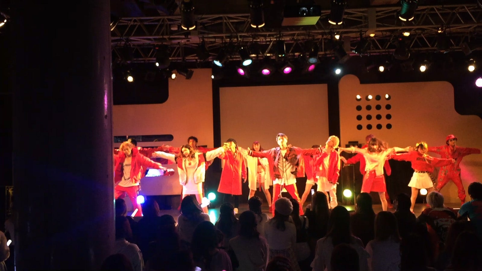 「TRYZERO」のライブパフォーマンス （提供写真）