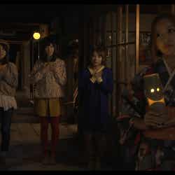 AKB48の新曲「So long!」ミュージックビデオより(C)AKS