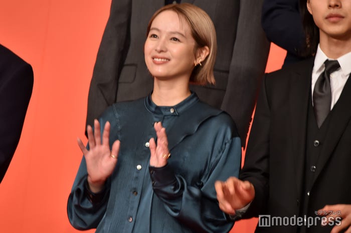 (C)モデルプレス