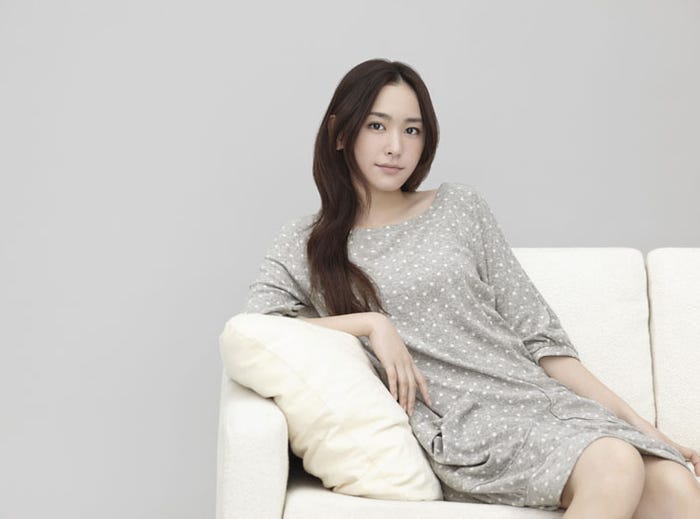 新垣結衣(ルームワンピース着用)