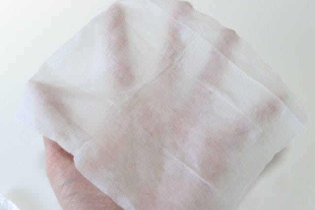 流せるウェットシート（10枚、2パック）　サイズ感