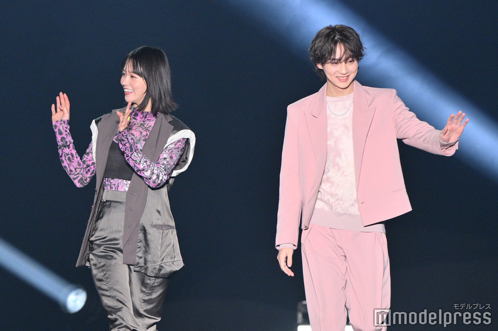 志田彩良、吉野北人（C）モデルプレス