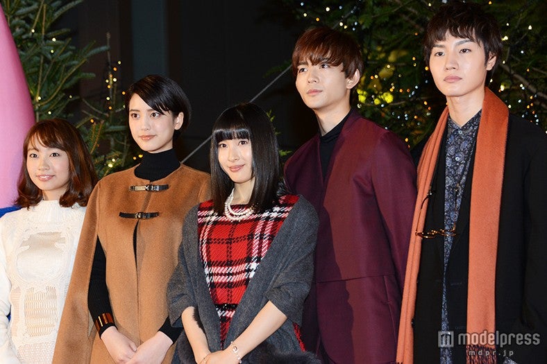 左より：清水くるみ、山崎紘菜、土屋太鳳、竜星涼、桜田通